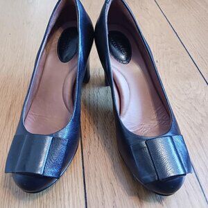 Clarks Artisan Avelyn Soul black leather pump (size 6M)